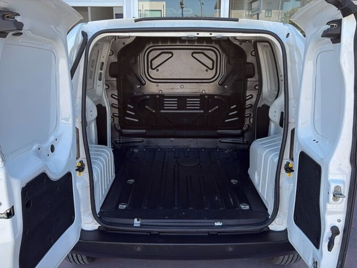Fiat Fiorino 1.3 MJT 95CV Cargo (15)