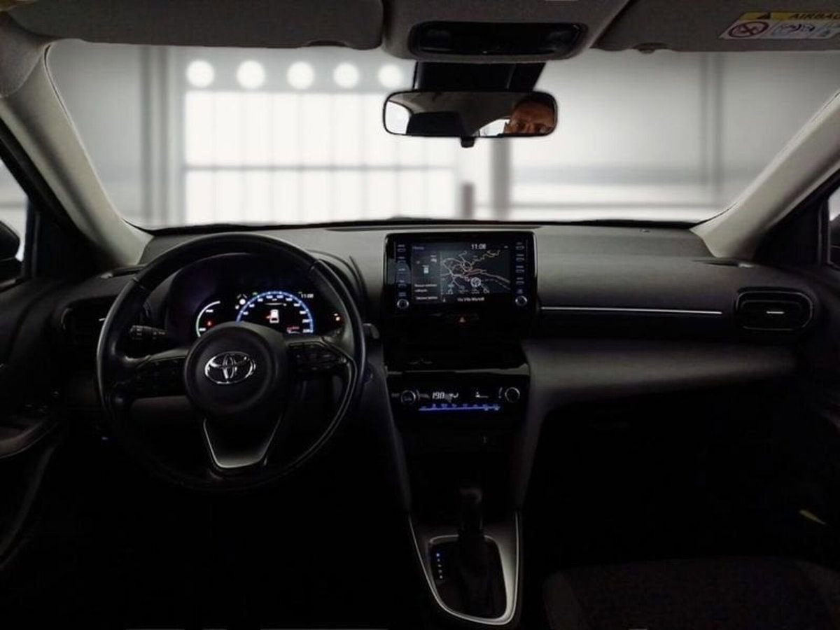 Toyota Yaris Cross 1.5h GR Sport Black Sky fwd 116cv e-cvt (6)