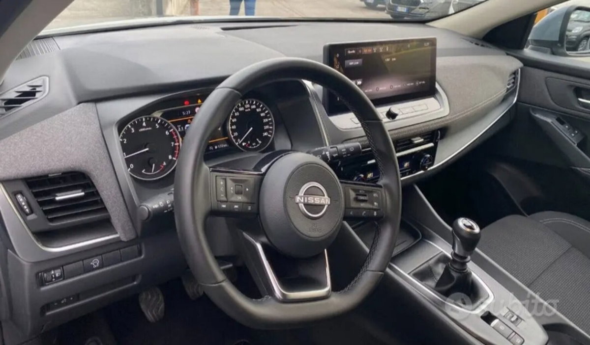 Nissan Qashqai 1.3 mhev Acenta 2wd 140cv (8)