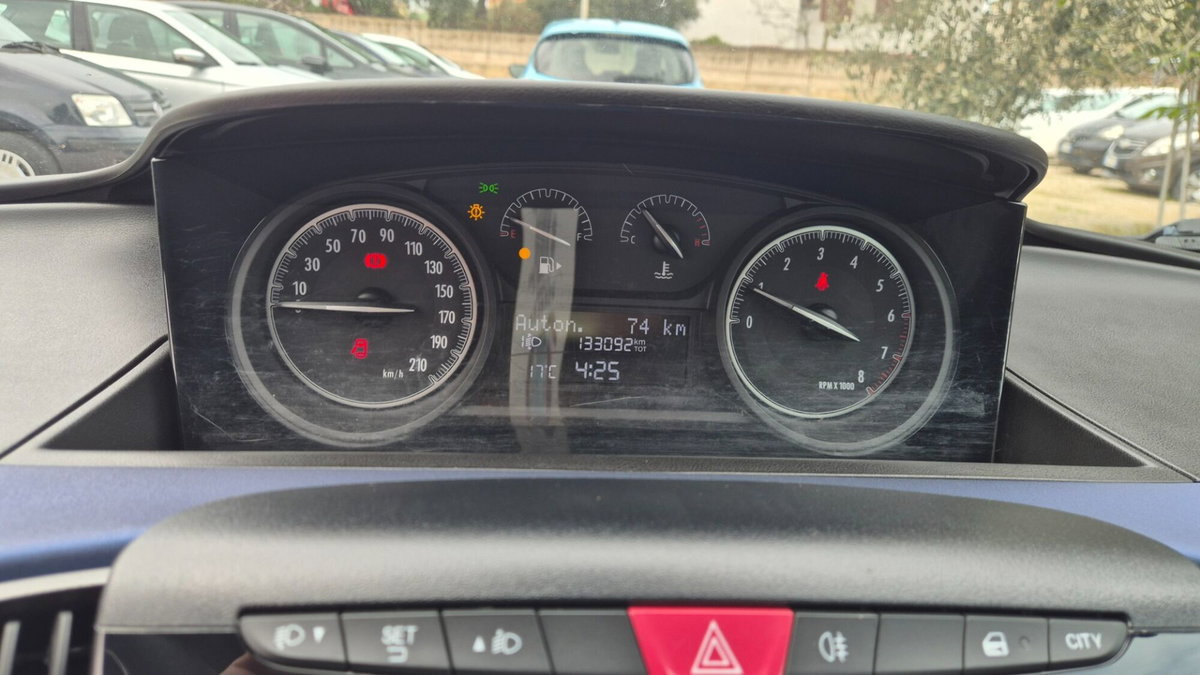 Lancia Ypsilon 1.2 69 CV 5 porte Silver (11)