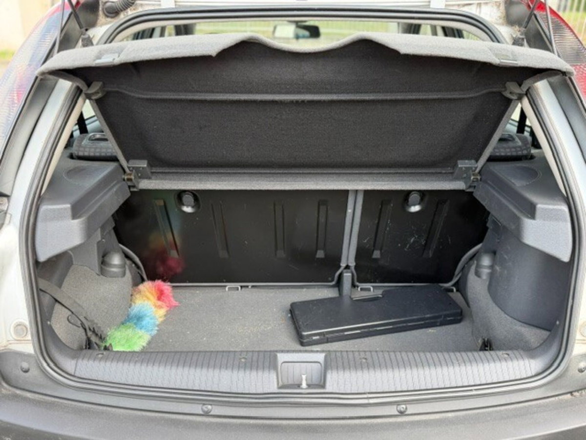 Opel Corsa 1.0i 12V cat 5 porte Comfort (12)
