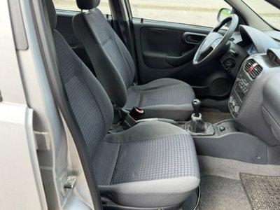 Opel Corsa 1.0i 12V cat 5 porte Comfort (13)