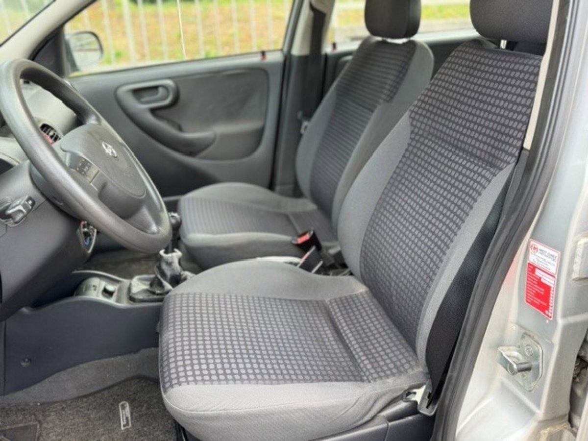 Opel Corsa 1.0i 12V cat 5 porte Comfort (9)