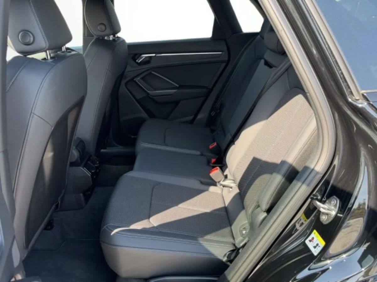 Audi Q3 Sportback 35 TDI quattro S tronic S line edition (9)