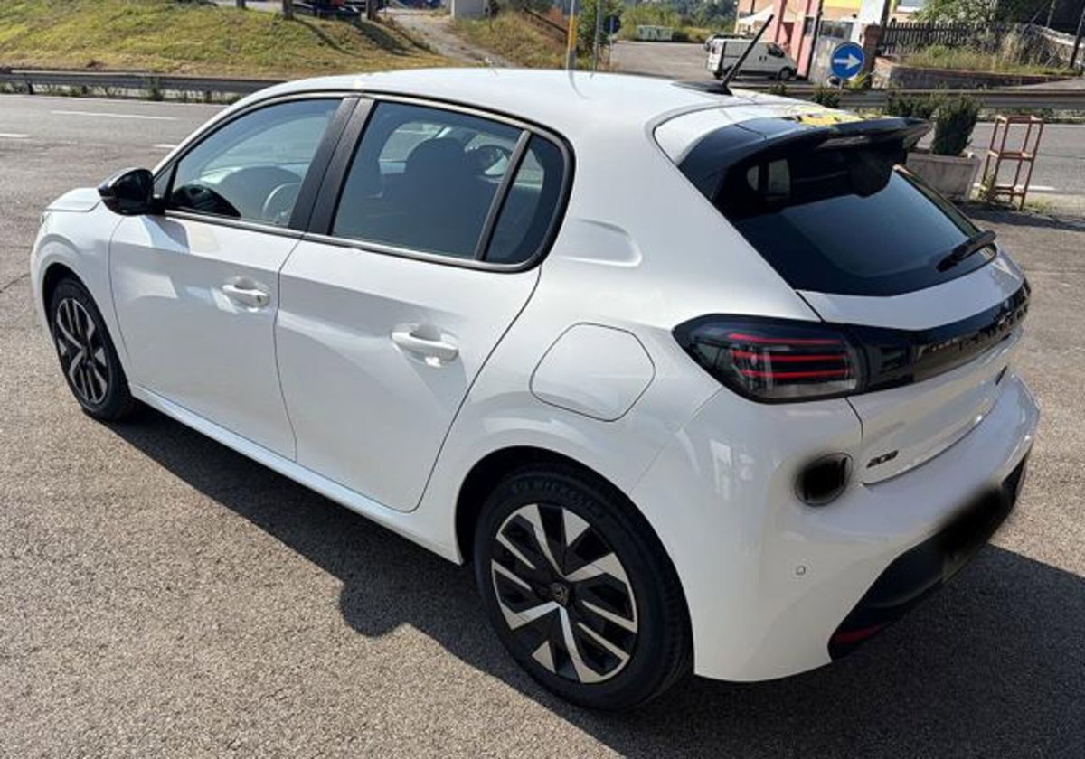 Peugeot 208 1.2 hybrid Active 100cv e-dcs 6 (5)