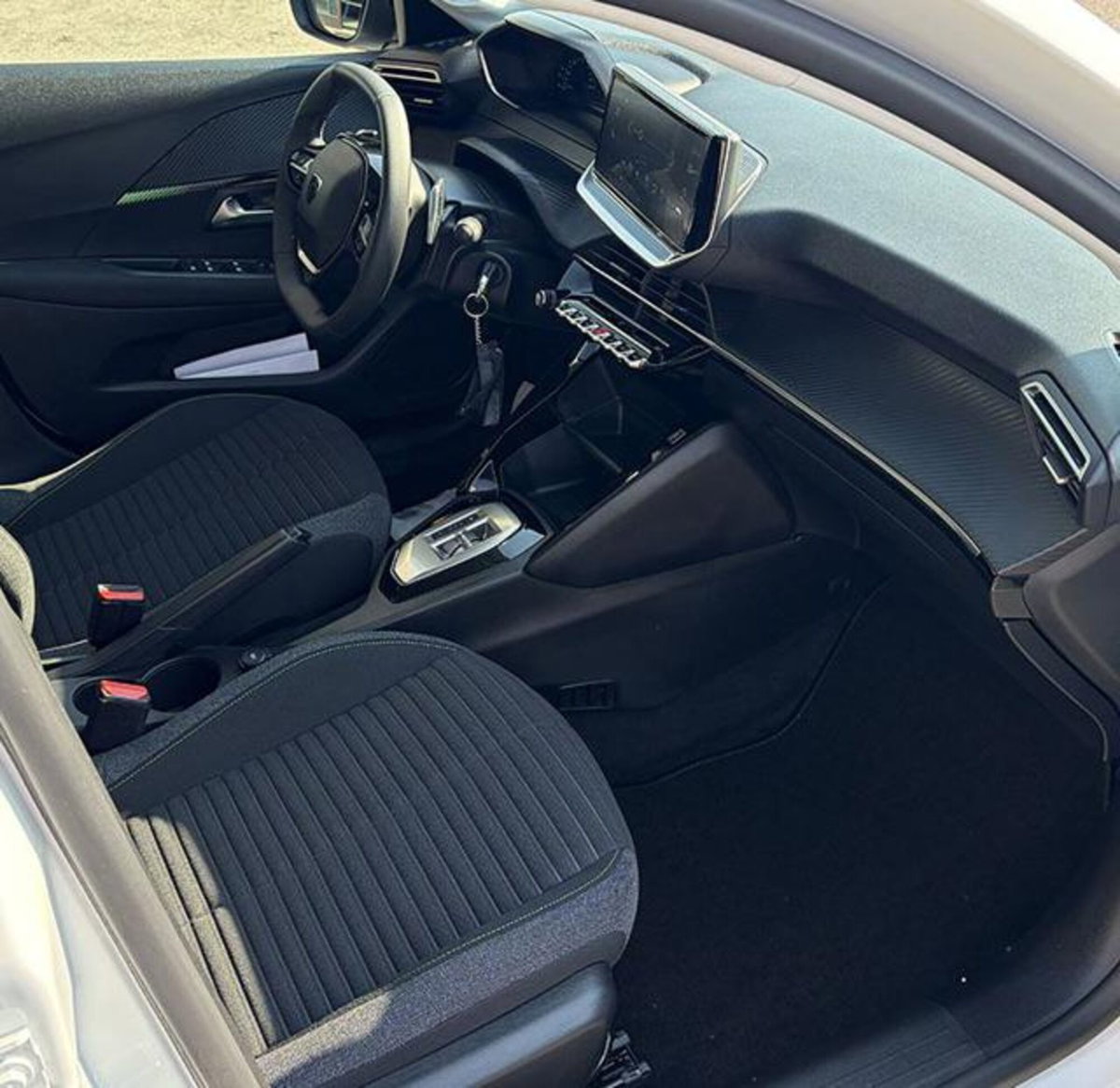 Peugeot 208 1.2 hybrid Active 100cv e-dcs 6 (9)