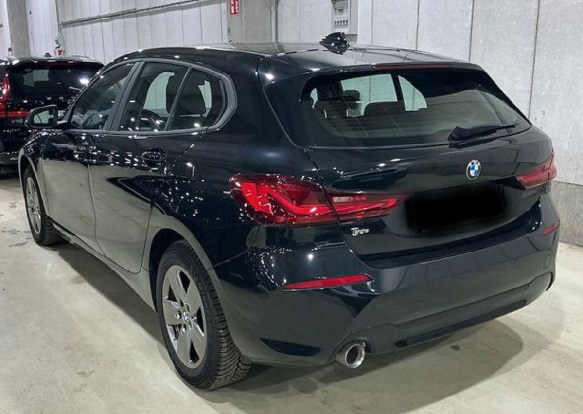 BMW Serie 1 116d 2.0 116CV cat 5 porte Attiva DPF (3)