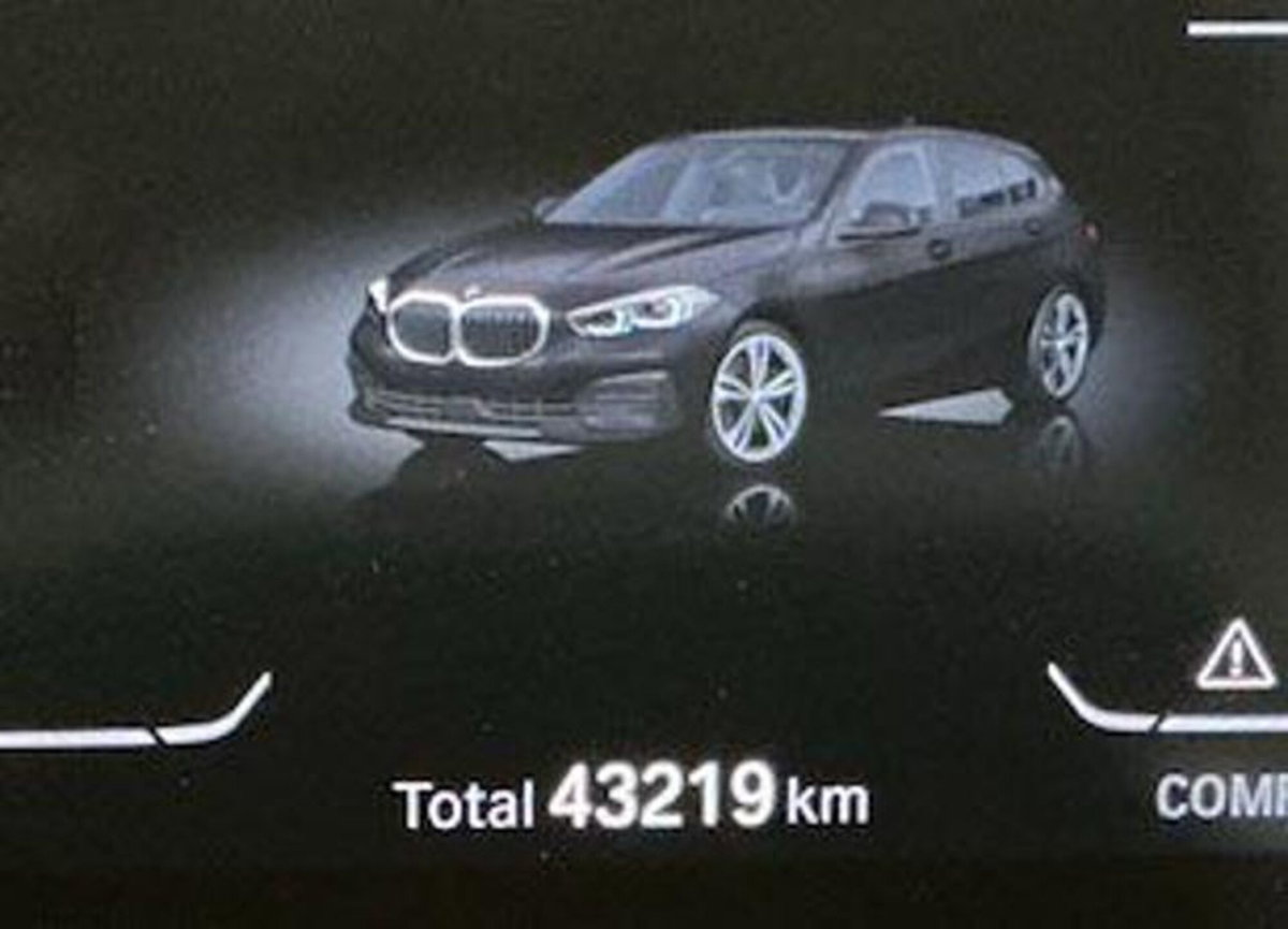 BMW Serie 1 116d 2.0 116CV cat 5 porte Attiva DPF (9)