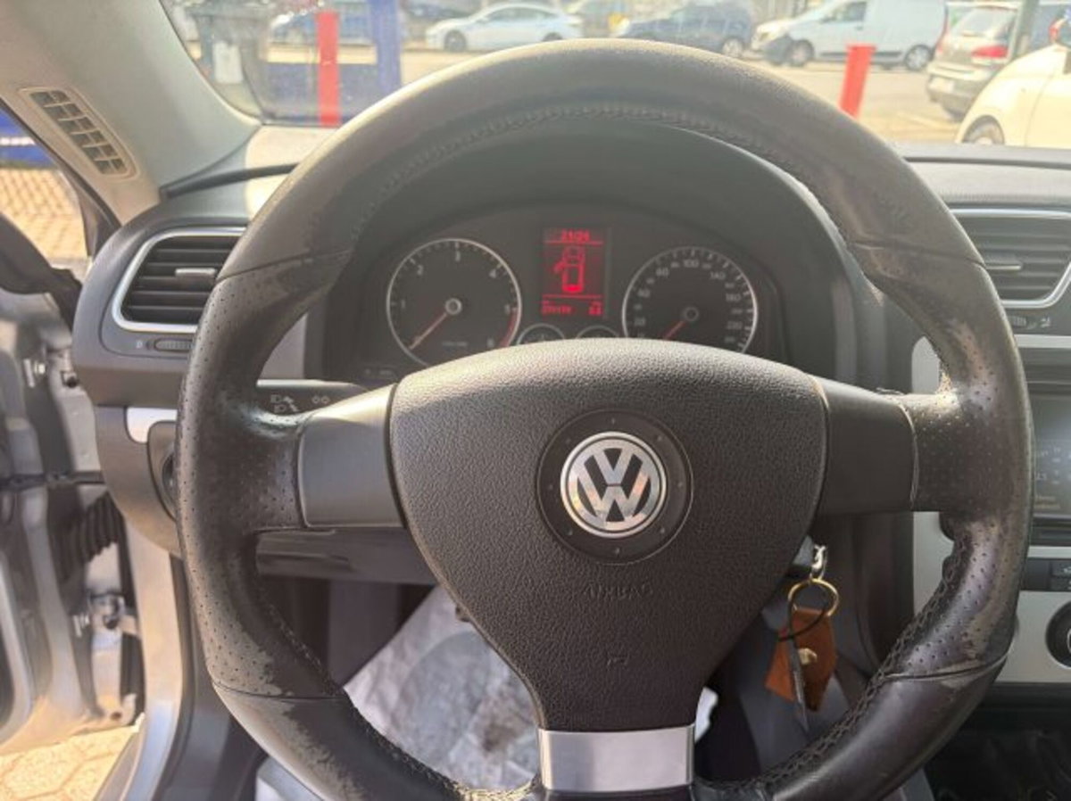 Volkswagen Scirocco 2.0 TDI 140CV DPF (10)