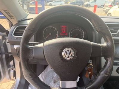 Volkswagen Scirocco 2.0 TDI 140CV DPF (10)
