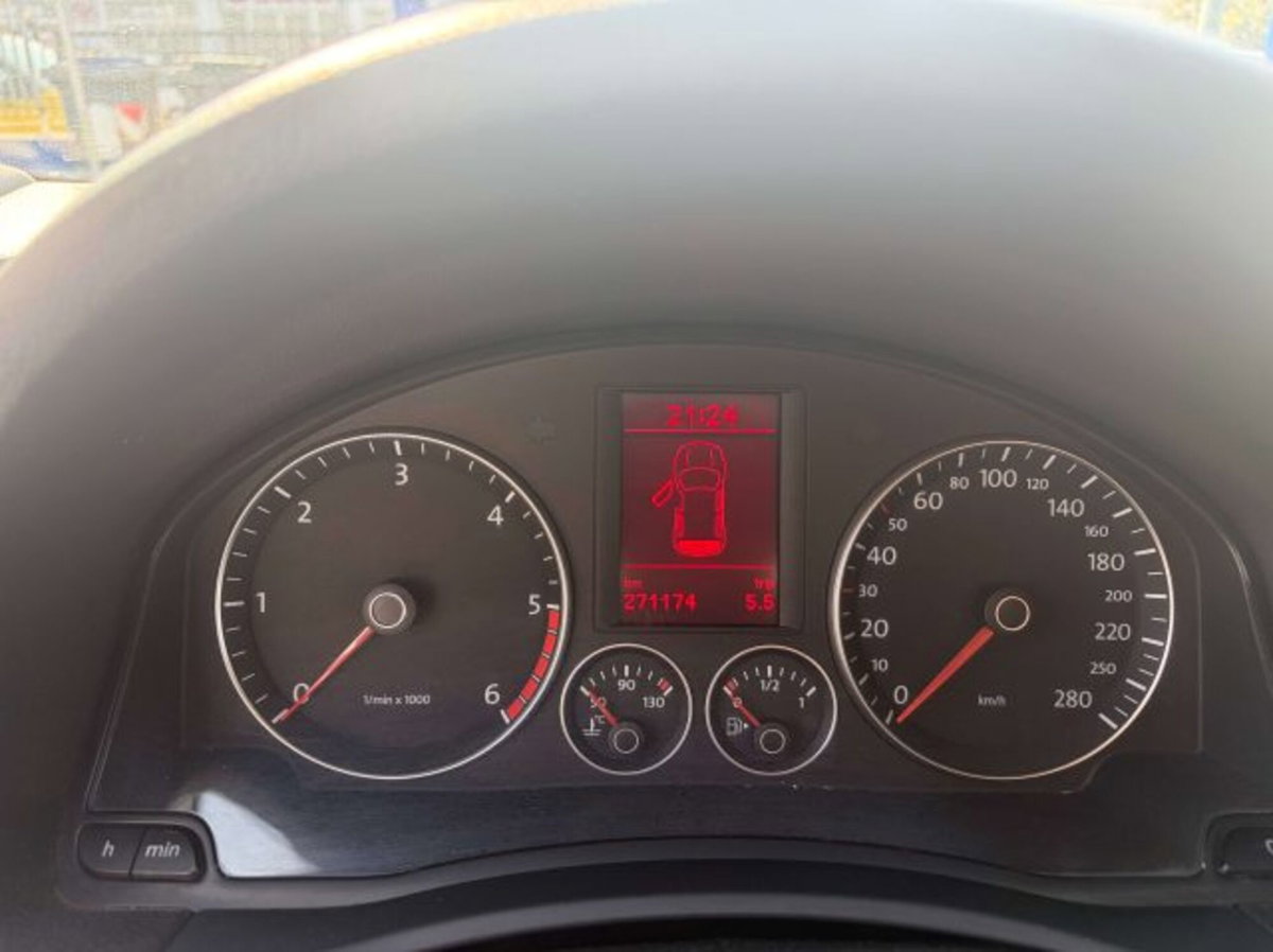 Volkswagen Scirocco 2.0 TDI 140CV DPF (12)
