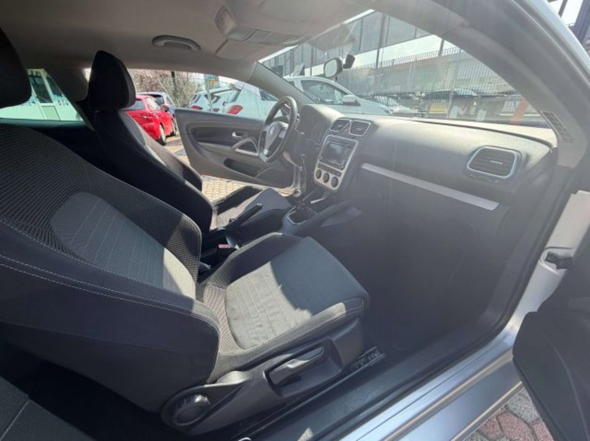 Volkswagen Scirocco 2.0 TDI 140CV DPF (5)
