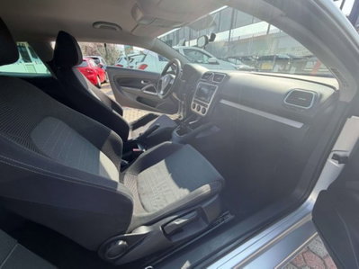 Volkswagen Scirocco 2.0 TDI 140CV DPF (5)