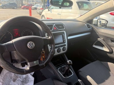 Volkswagen Scirocco 2.0 TDI 140CV DPF (9)