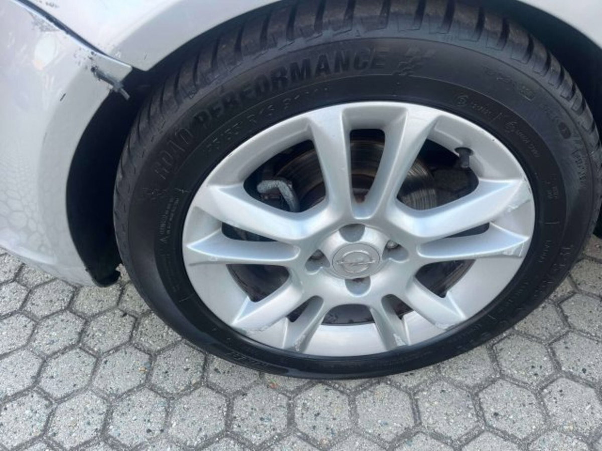 Opel Corsa 1.3 CDTI 75CV 3 porte Sport (13)