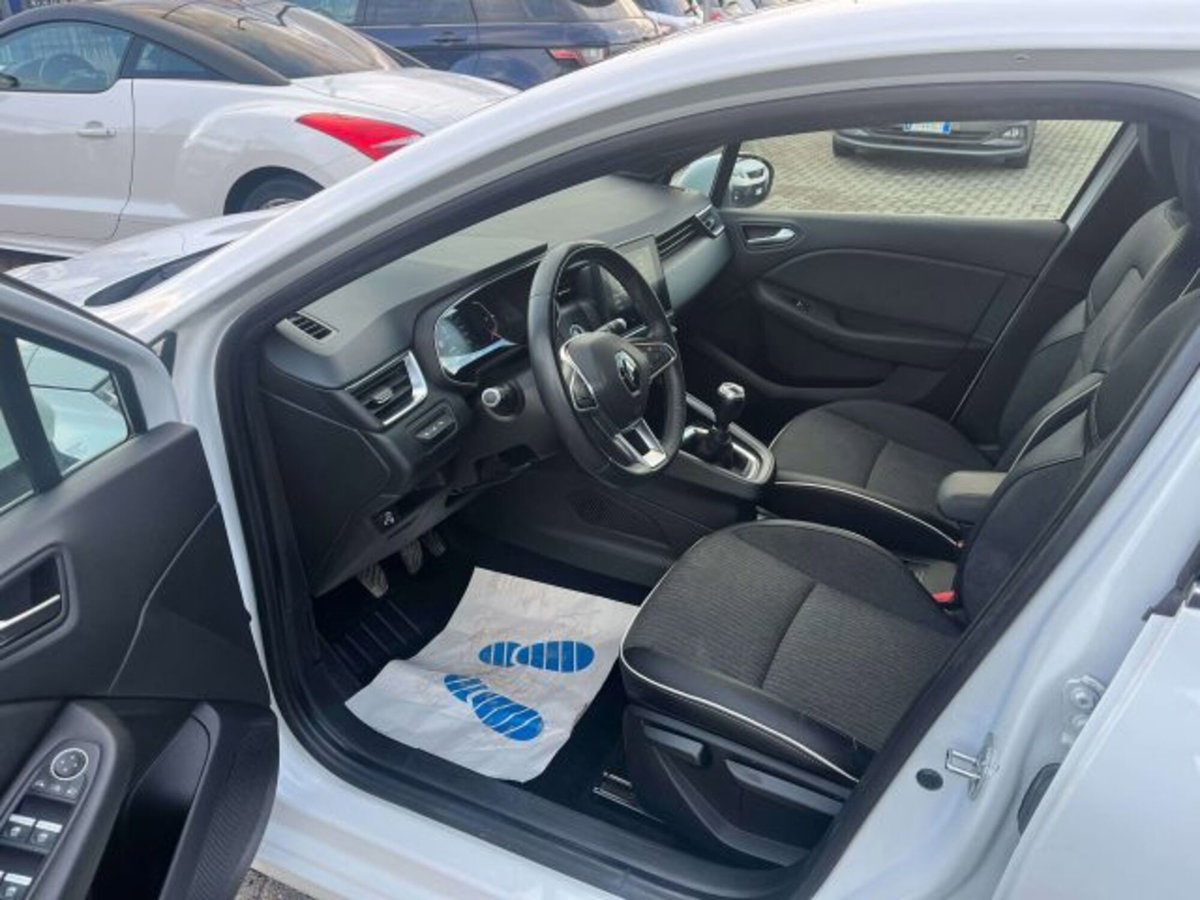 Renault Clio 1.0 tce Techno Gpl 100cv (10)