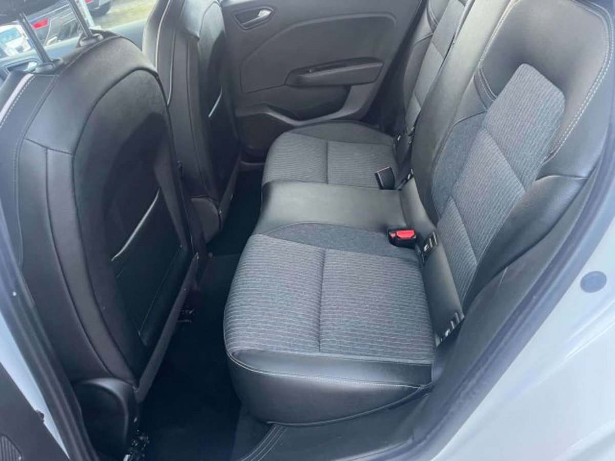 Renault Clio 1.0 tce Techno Gpl 100cv (6)