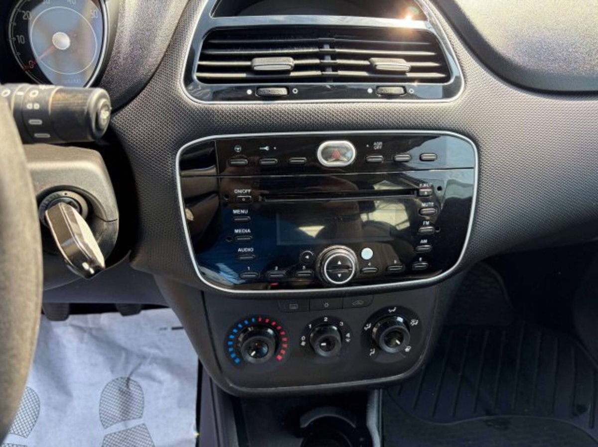 Fiat Punto 1.3 MJT II 75 CV 5 porte Street (10)