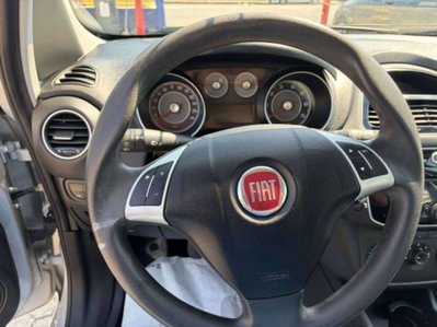 Fiat Punto 1.3 MJT II 75 CV 5 porte Street (11)