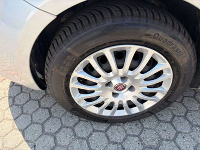 Fiat Punto 1.3 MJT II 75 CV 5 porte Street (12)