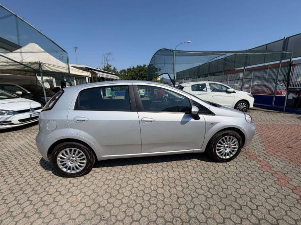 Fiat Punto 1.3 MJT II 75 CV 5 porte Street (4)