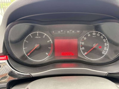 Opel Corsa Coupé 1.4 90CV GPL Tech b-Color (11)