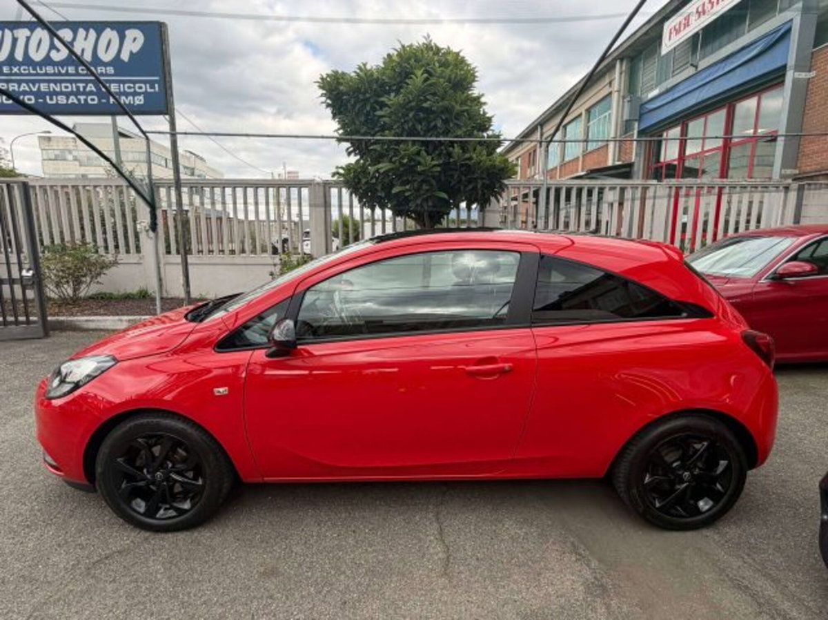 Opel Corsa Coupé 1.4 90CV GPL Tech b-Color (2)