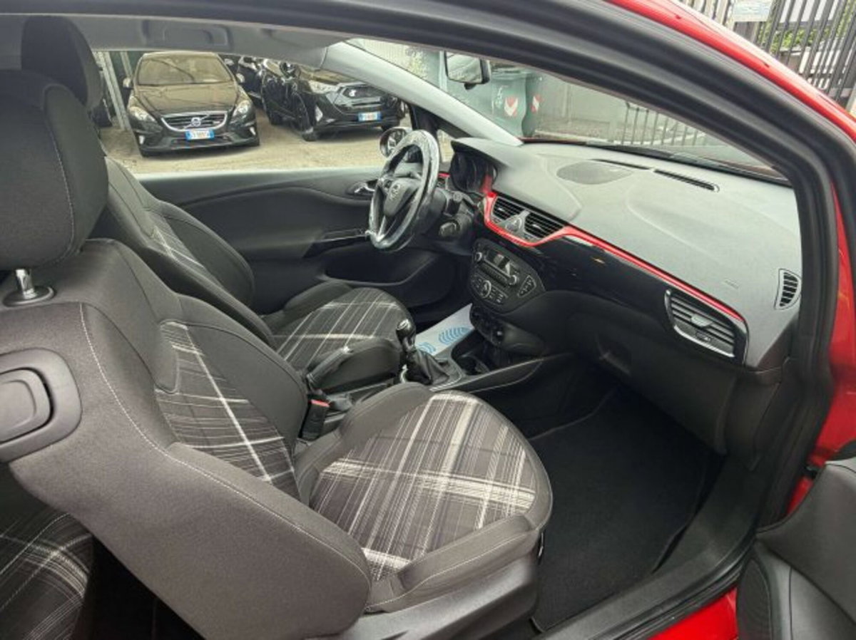 Opel Corsa Coupé 1.4 90CV GPL Tech b-Color (5)