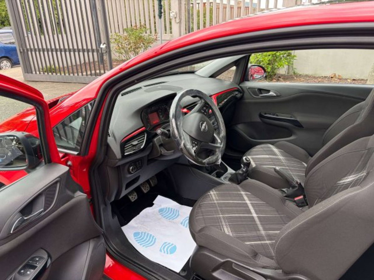 Opel Corsa Coupé 1.4 90CV GPL Tech b-Color (6)
