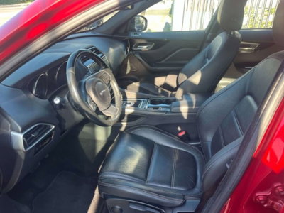 Jaguar F-Pace 3.0 D V6 300 CV AWD aut. Prestige (12)