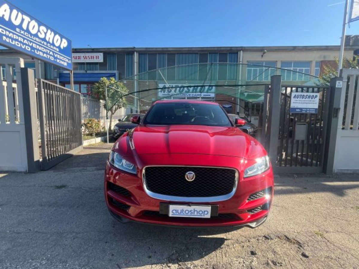 Jaguar F-Pace 3.0 D V6 300 CV AWD aut. Prestige (2)