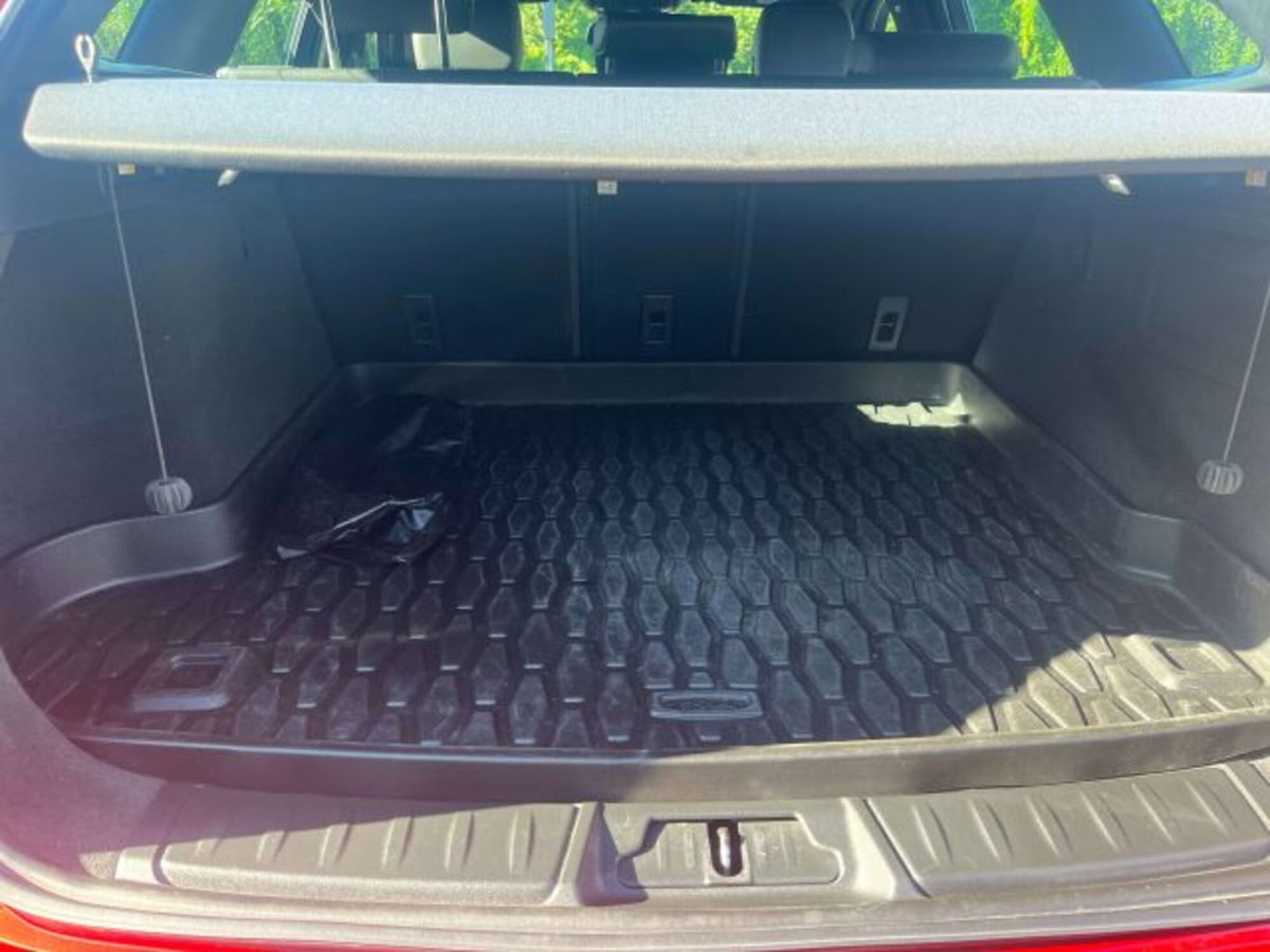 Jaguar F-Pace 3.0 D V6 300 CV AWD aut. Prestige (4)