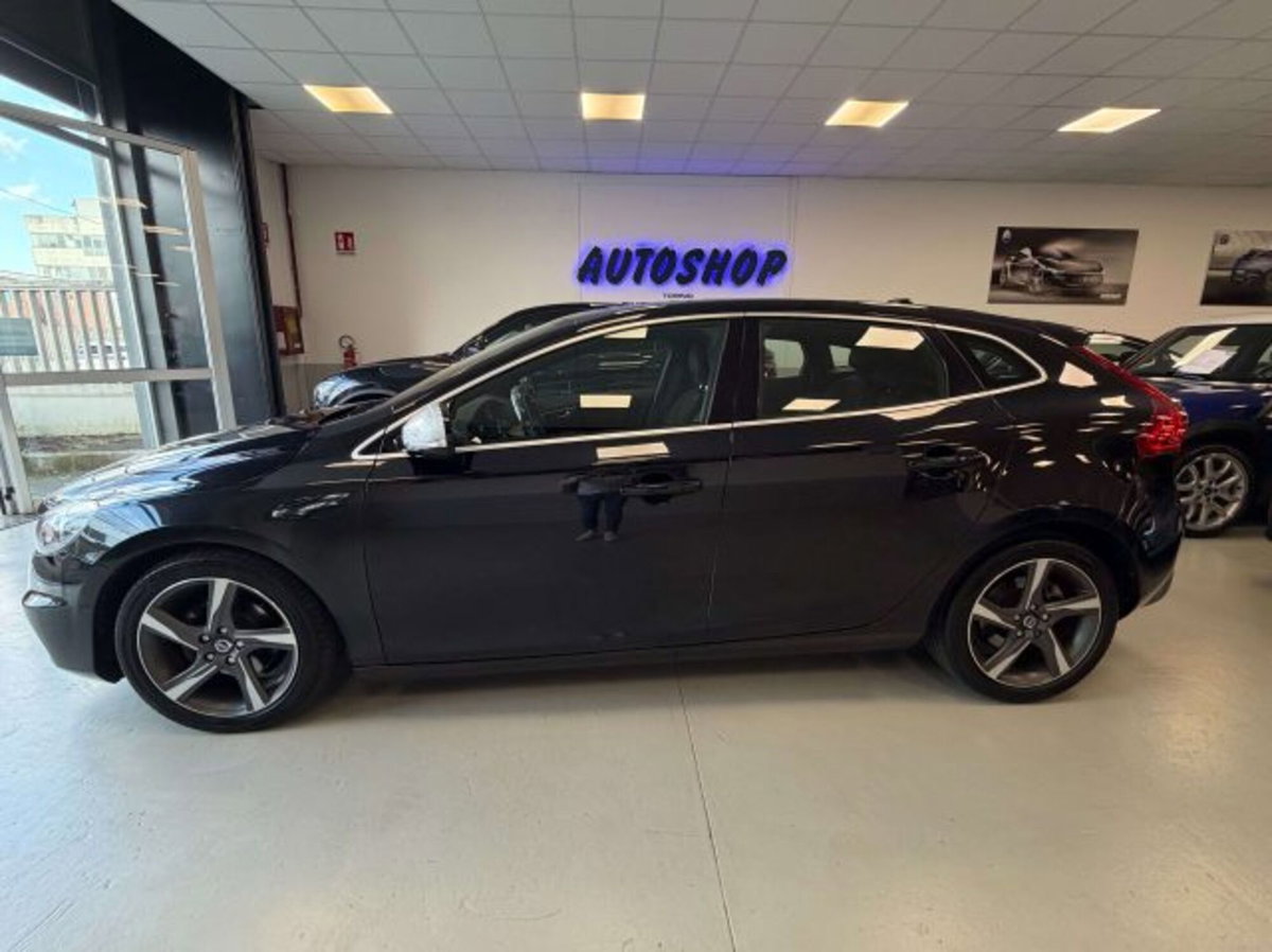 Volvo V40 D2 1.6 R-design Kinetic (2)