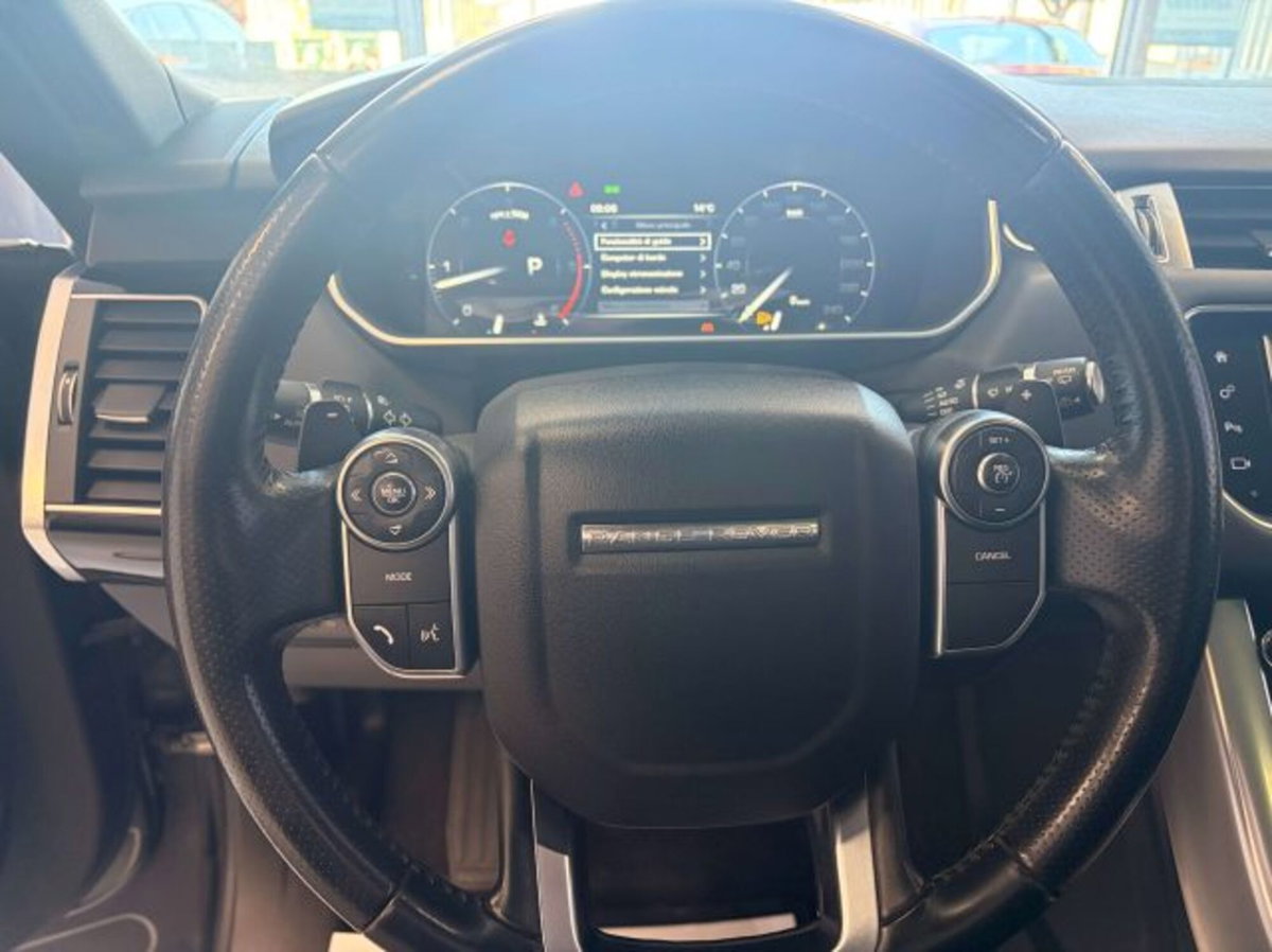 Land Rover Range Rover Sport 3.0 SDV6 HSE (9)