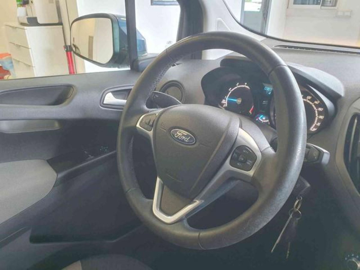 Ford Tourneo Courier 1.0 EcoBoost 100 CV Plus (14)