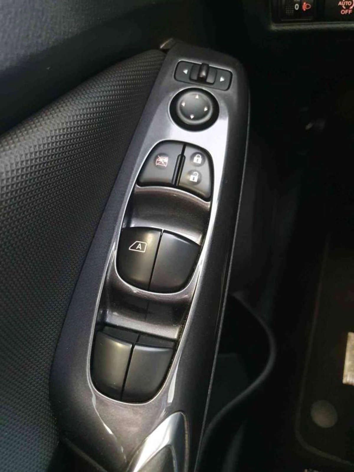 Nissan Juke 1.0 dig-t Acenta 114cv (18)
