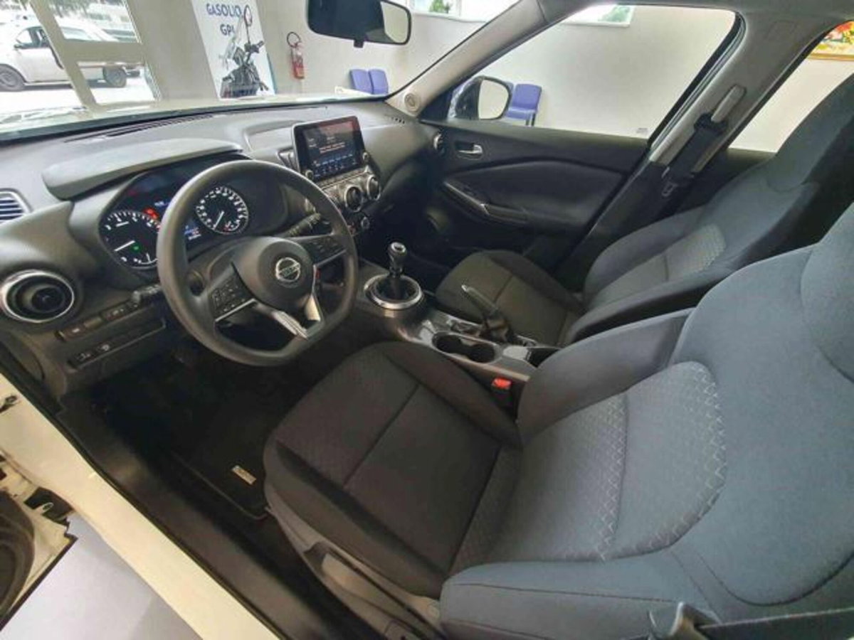 Nissan Juke 1.0 dig-t Acenta 114cv (8)