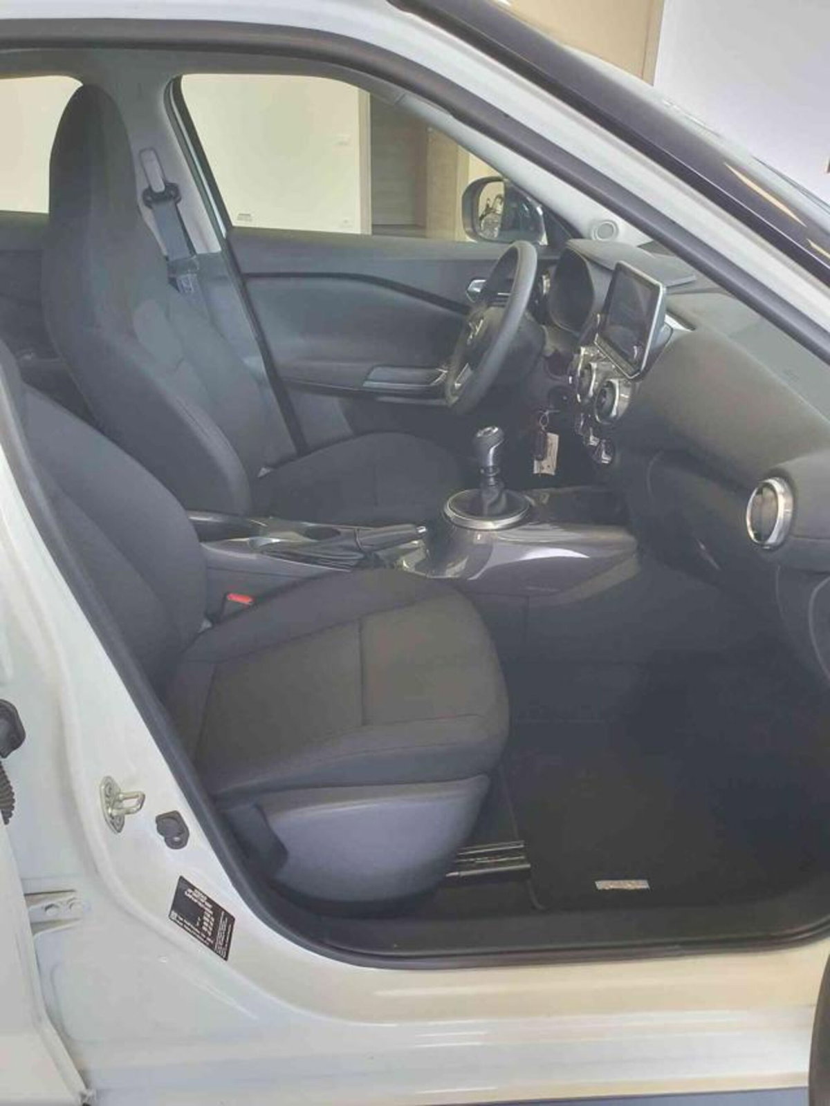 Nissan Juke 1.0 dig-t Acenta 114cv (9)
