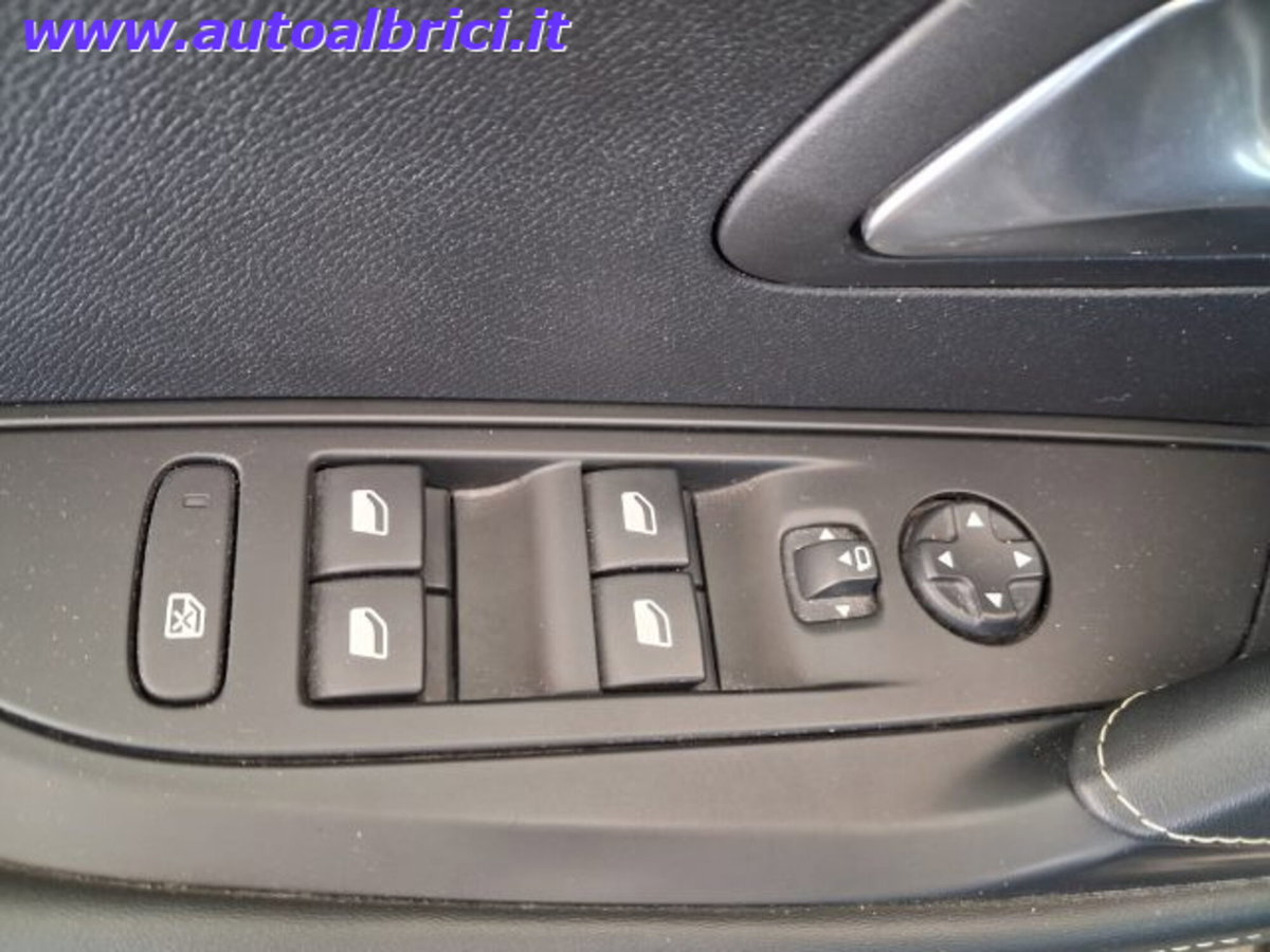 Peugeot 208 1.2 puretech Active s&s 100cv (13)