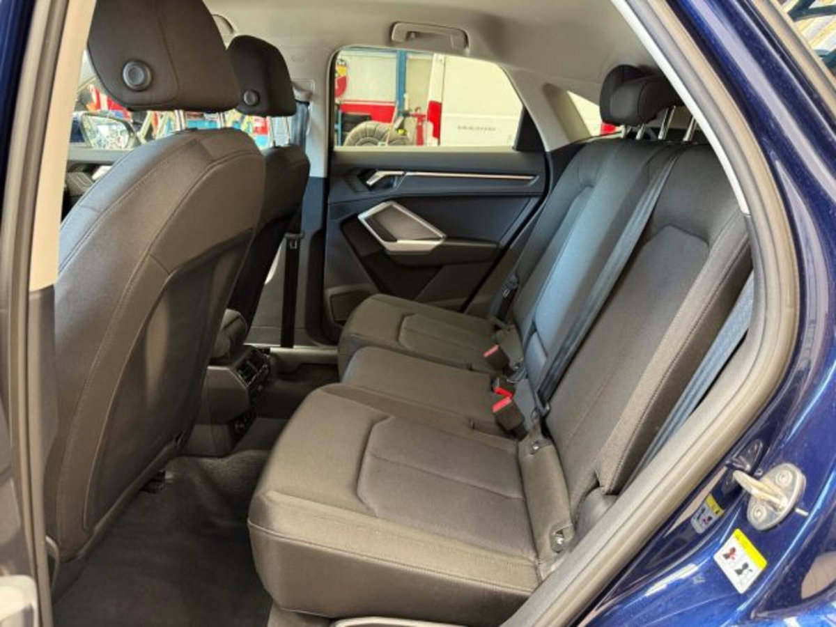 Audi Q3 35 TDI quattro S tronic Business (13)