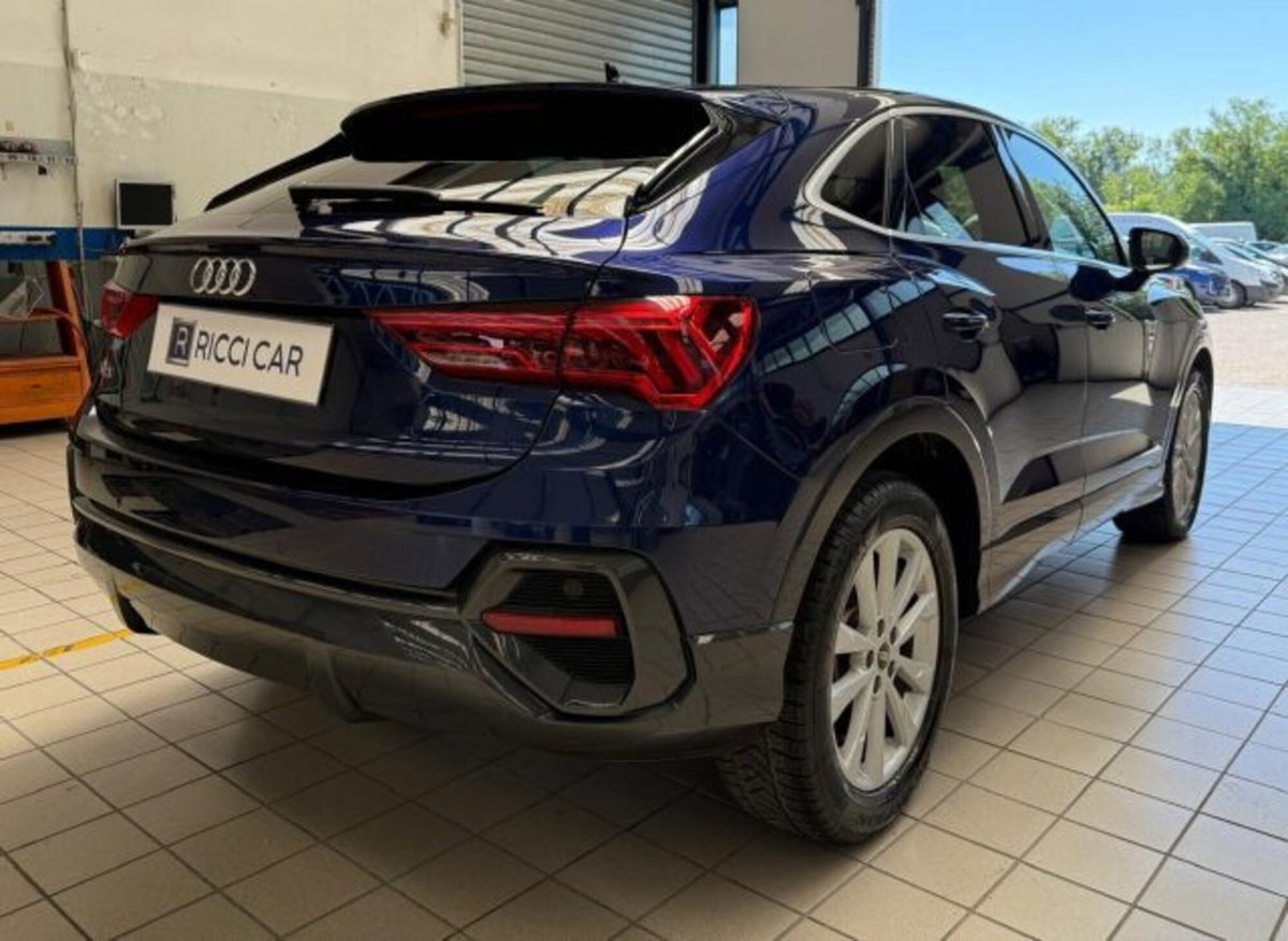 Audi Q3 35 TDI quattro S tronic Business (4)