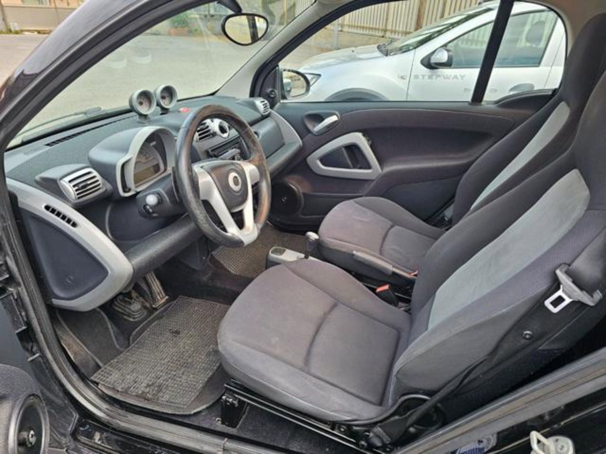 smart Fortwo 1000 52 kW MHD coupé passion (11)