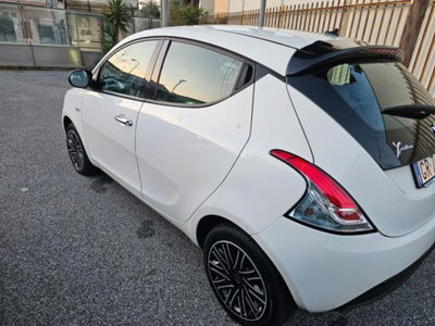 Lancia Ypsilon 1.0 FireFly 5 porte S&S Hybrid Ecochic Gold (8)