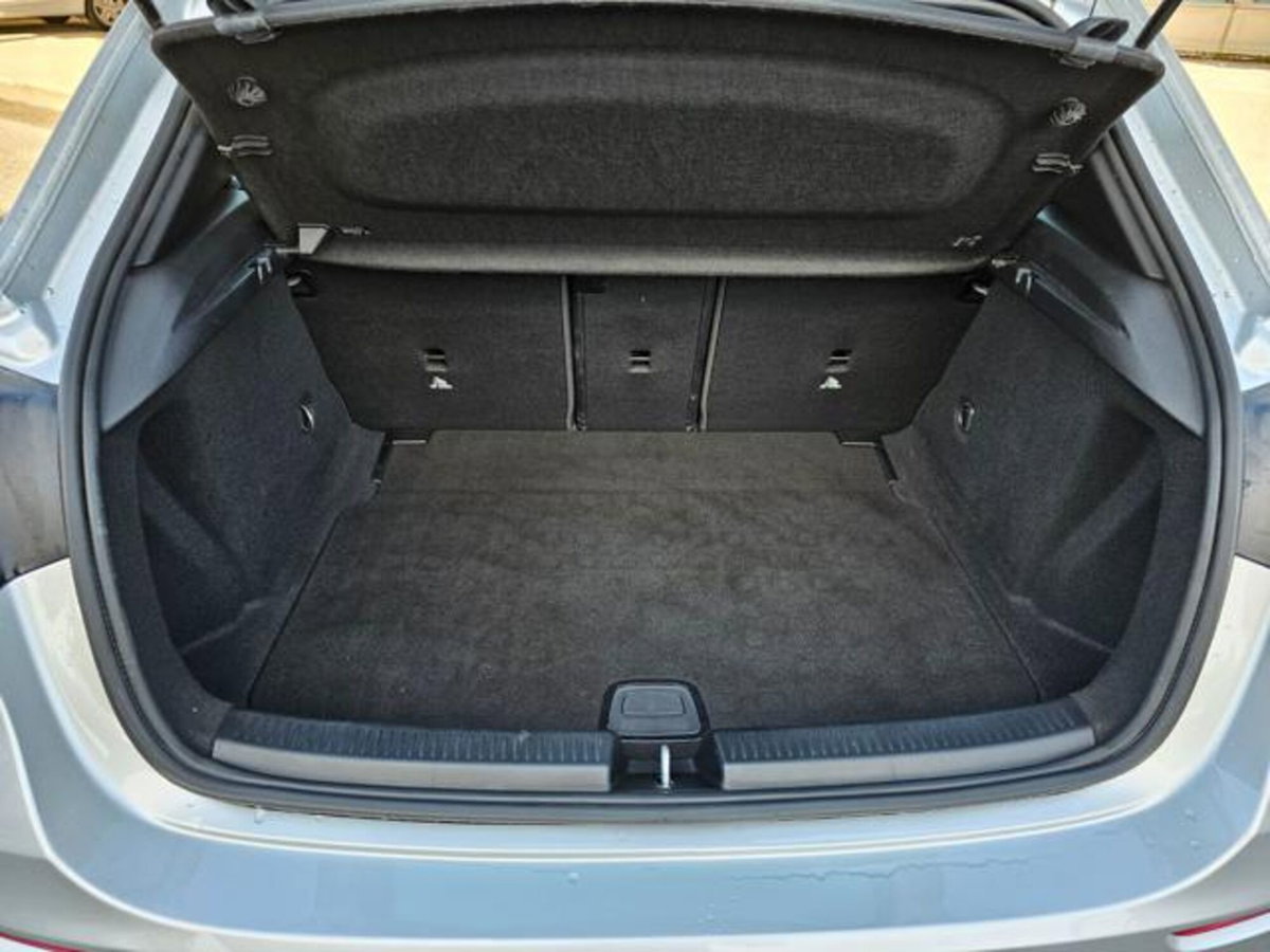 Mercedes-Benz Classe A Sedan 180 d 4p. Business (9)