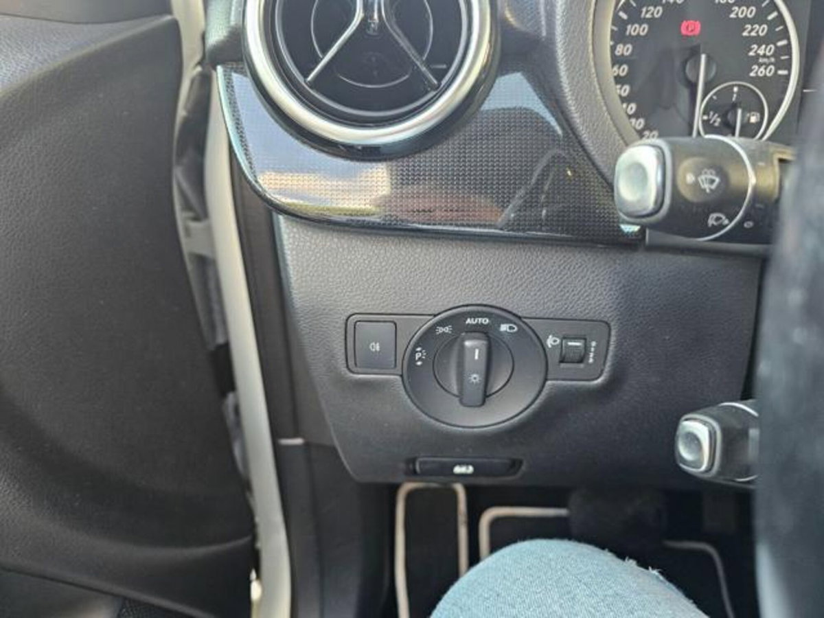 Mercedes-Benz Classe B 180 CDI Automatic Executive (15)