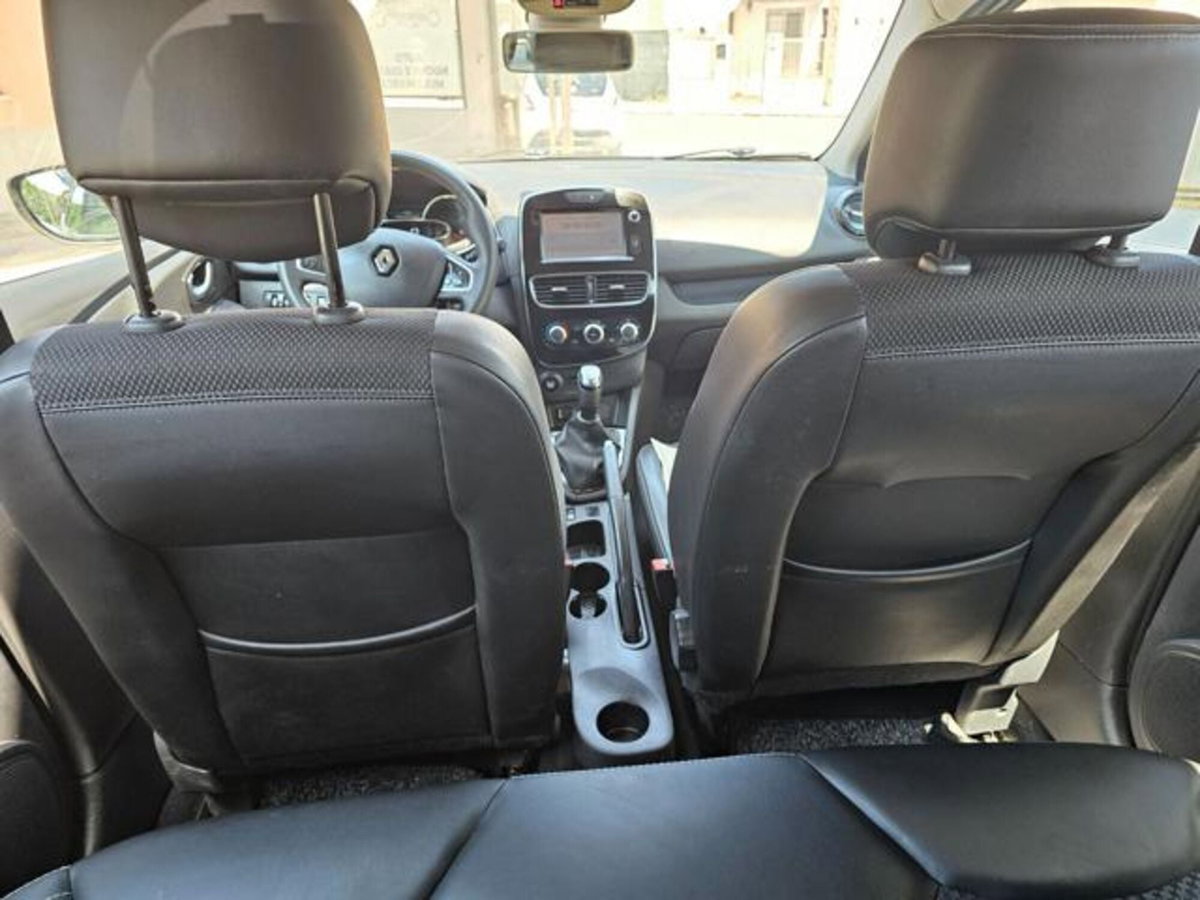 Renault Clio dCi 8V 75 CV 5 porte Moschino Zen (10)