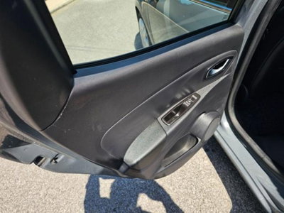 Renault Clio dCi 8V 75 CV 5 porte Moschino Zen (12)