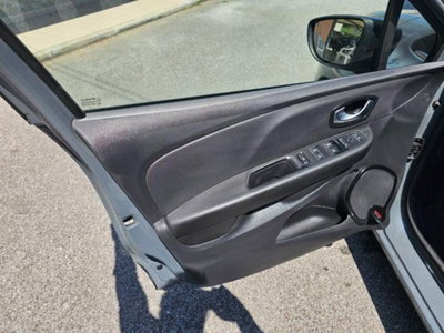 Renault Clio dCi 8V 75 CV 5 porte Moschino Zen (13)