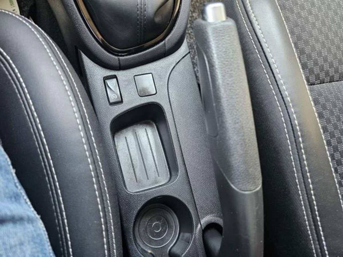 Renault Clio dCi 8V 75 CV 5 porte Moschino Zen (18)