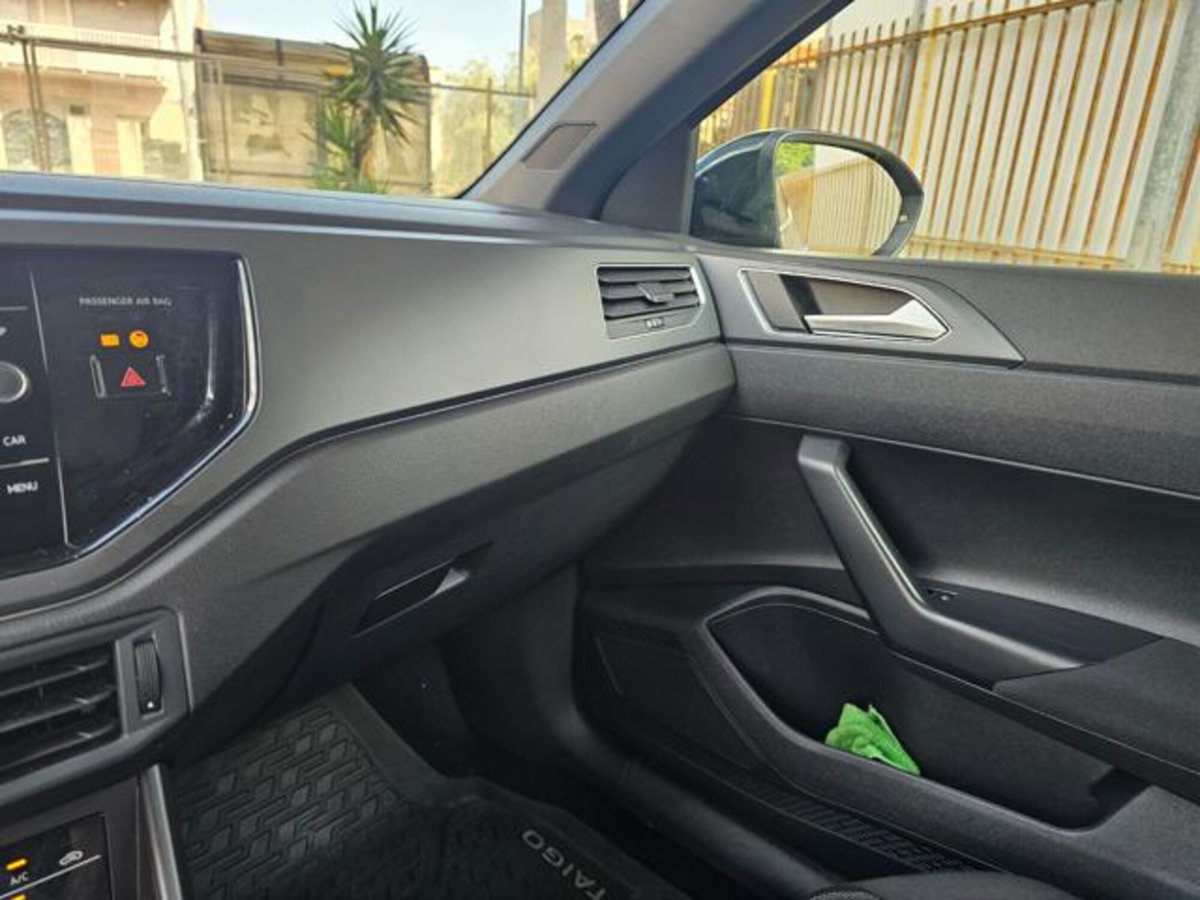 Volkswagen Taigo 1.0 TSI 110 CV DSG R-Line (17)